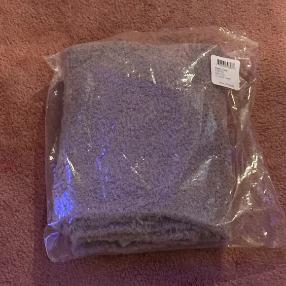 NIB BAREFOOT DREAMS COZY CHIC SCARF PEWTER thank you - Picture 2 of 2